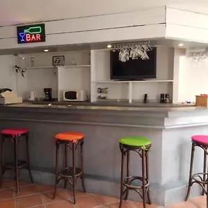 Appartement Ancien Bar Lémon Café, Saint Anne-dʼAuray